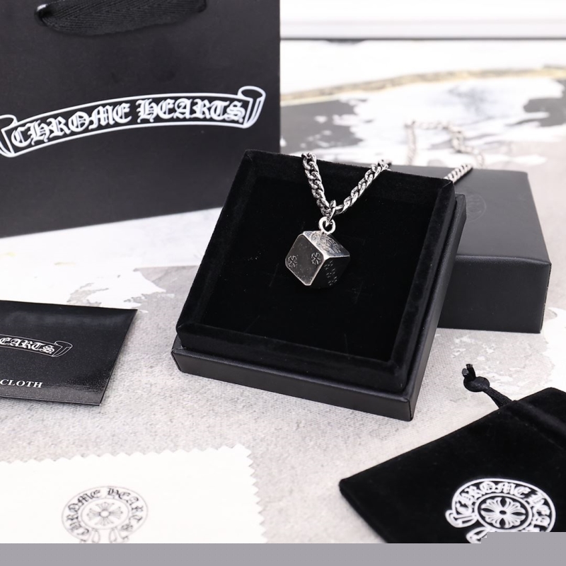 Ch**me He**ts necklaces
